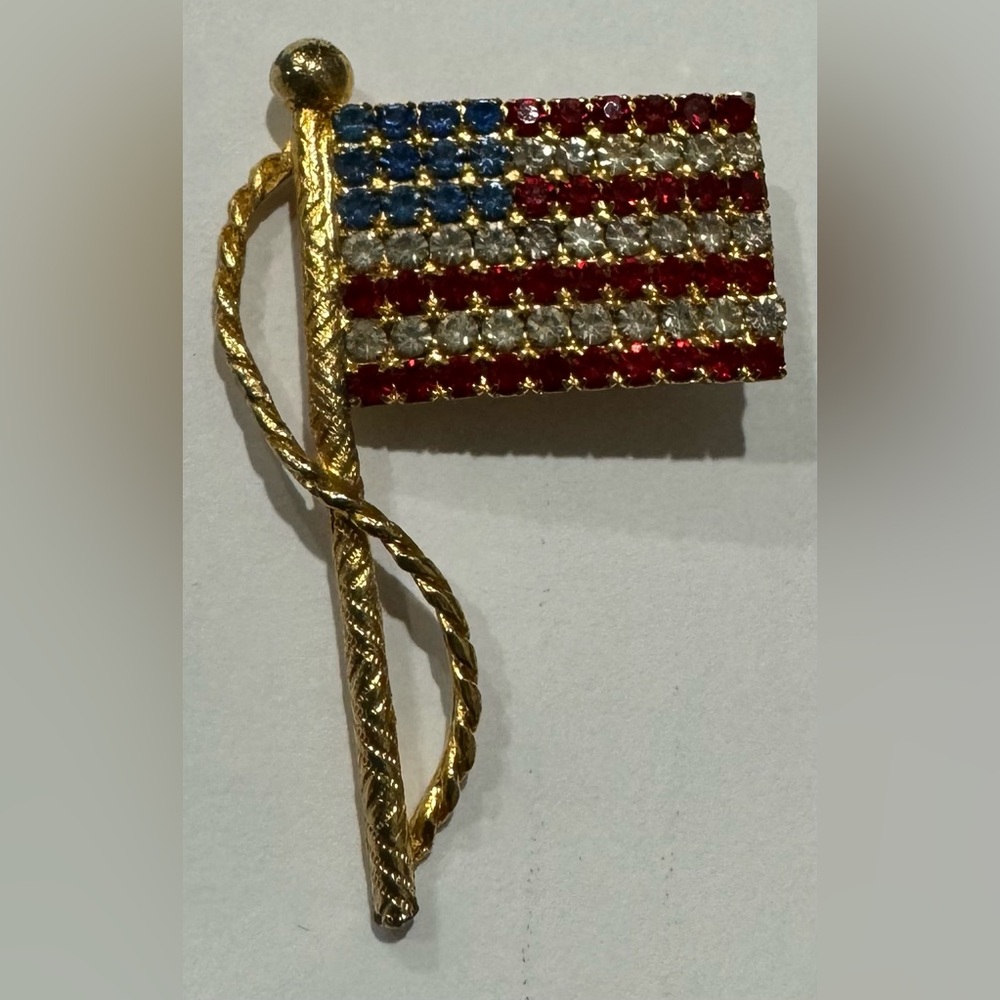 Vintage USAFlag Pin